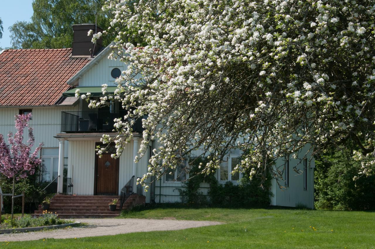 Ekeby I Bro Bed & Breakfast Exterior foto
